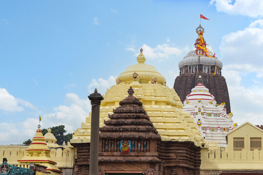 Jagannath Temple Puri – visit with Suvadra Drivers cab service from Bhubaneswar